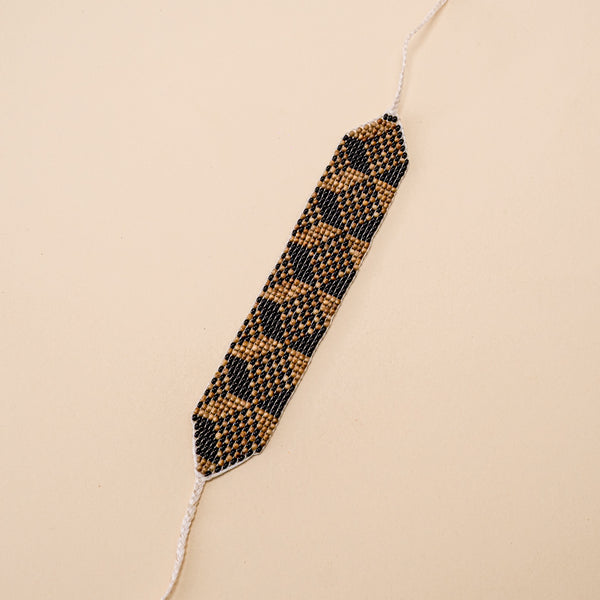 Pulseira de Miçangas e Sementes | Gavião