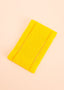 Pulseira de miçangas amarela feita pelo povo Waurá, artesanato indígena brasileiro