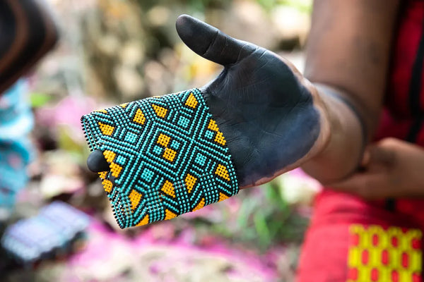 Miçangas: A história por trás das contas de vidro