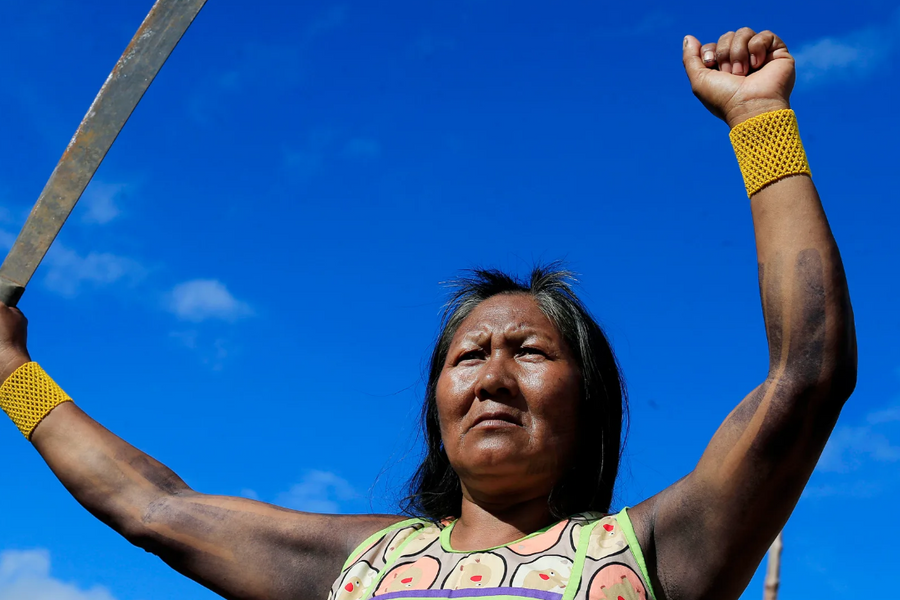 Mulheres indígenas na linha de frente pela defesa dos territórios, dos rios e da vida coletiva