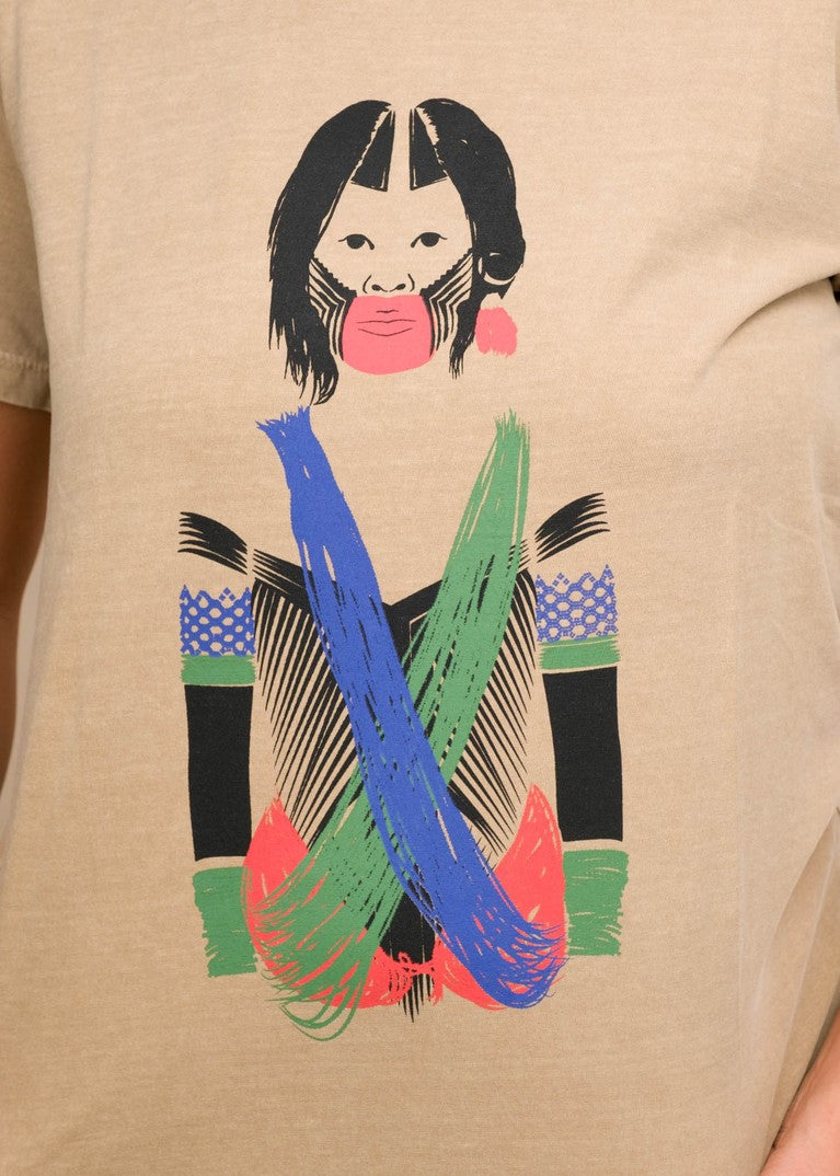 Camiseta Festa das Mulheres - Arte indígena Kayapó | Tucum Brasil Imagem secundária do produto