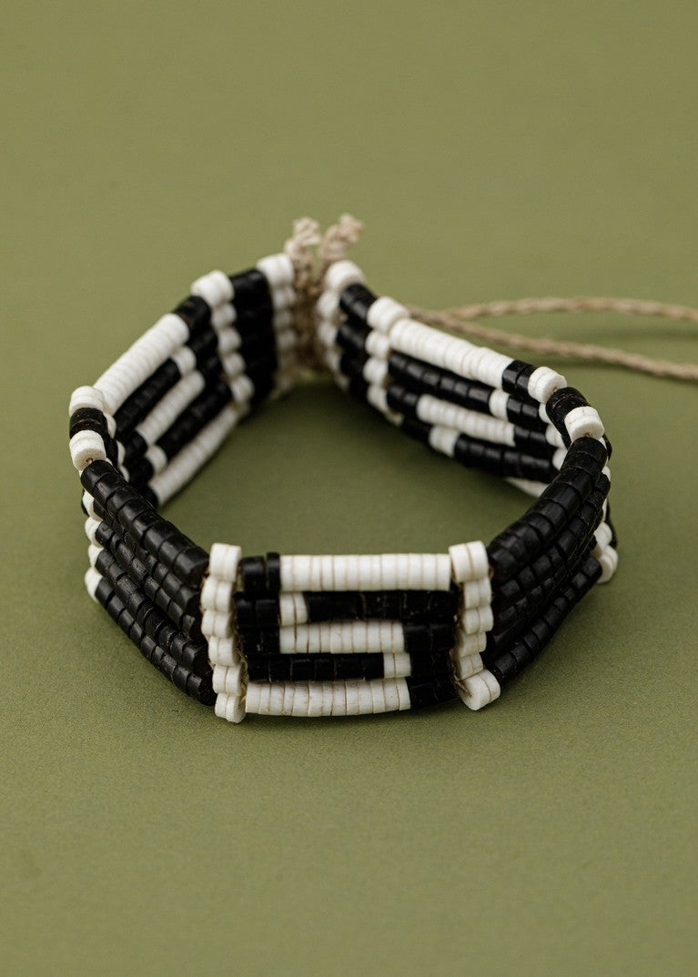 Pulseira ajustável de Tucum e PVC | Marubo - TUCUM