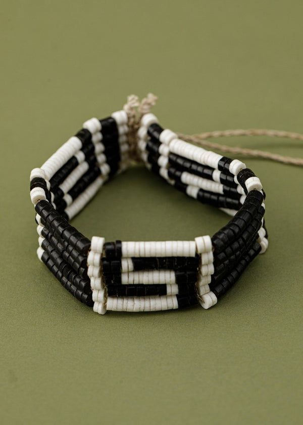 Pulseira ajustável de Tucum e PVC | Marubo - TUCUM