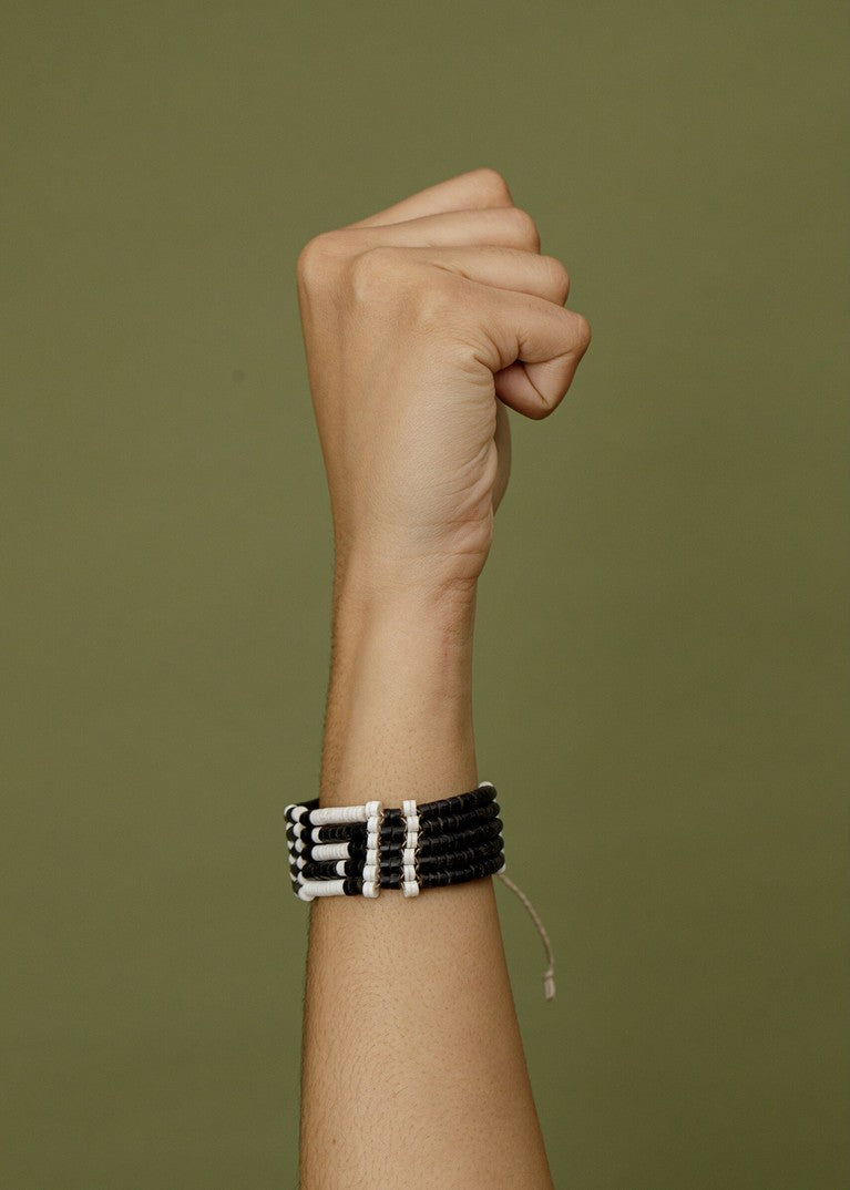 Pulseira ajustável de Tucum e PVC | Marubo - TUCUM