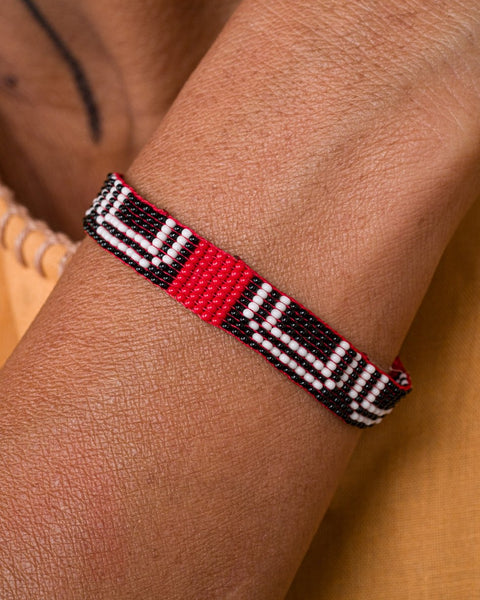Pulseira tear de Miçangas | Guajajara - TUCUM