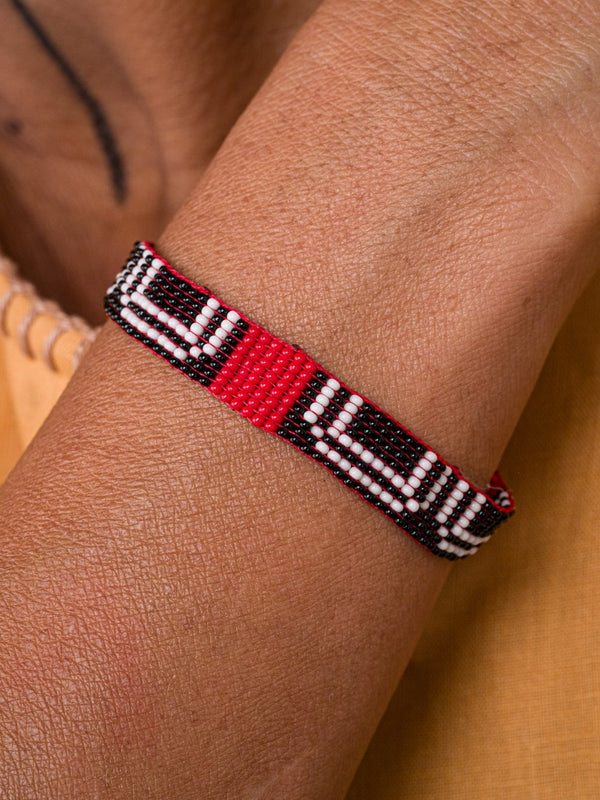 Pulseira tear de Miçangas | Guajajara - TUCUM