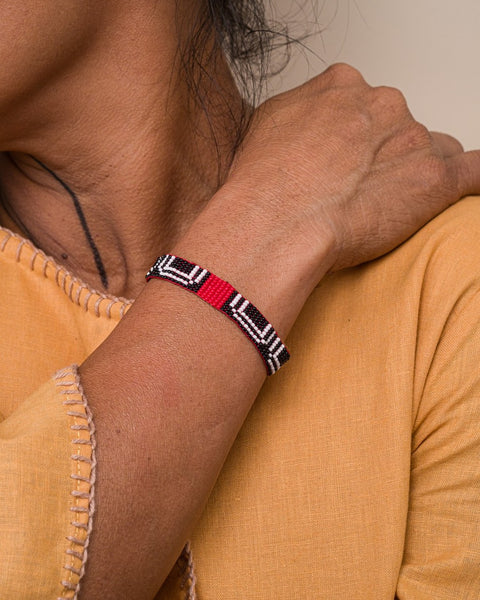 Pulseira tear de Miçangas | Guajajara - TUCUM