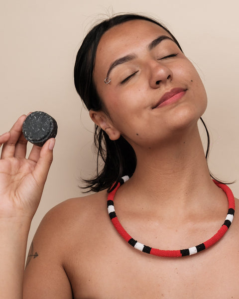 Kit colar Coral + sabonete facial MOMA | TUCUM