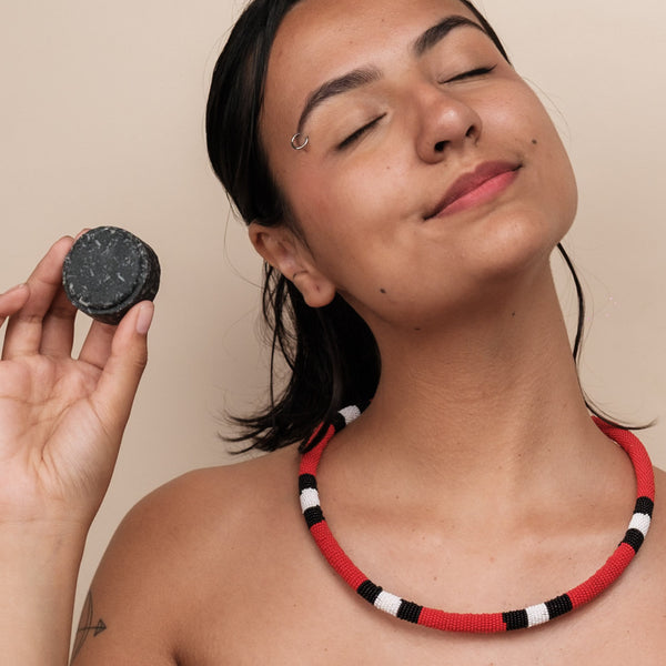 Kit colar Coral + sabonete facial MOMA | TUCUM