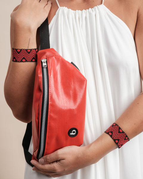 Kit dupla pulseira indígena + pochete Ipá Tia Bossapack | TUCUM