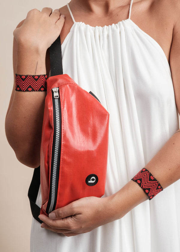 Kit dupla pulseira indígena + pochete Ipá Tia Bossapack | TUCUM