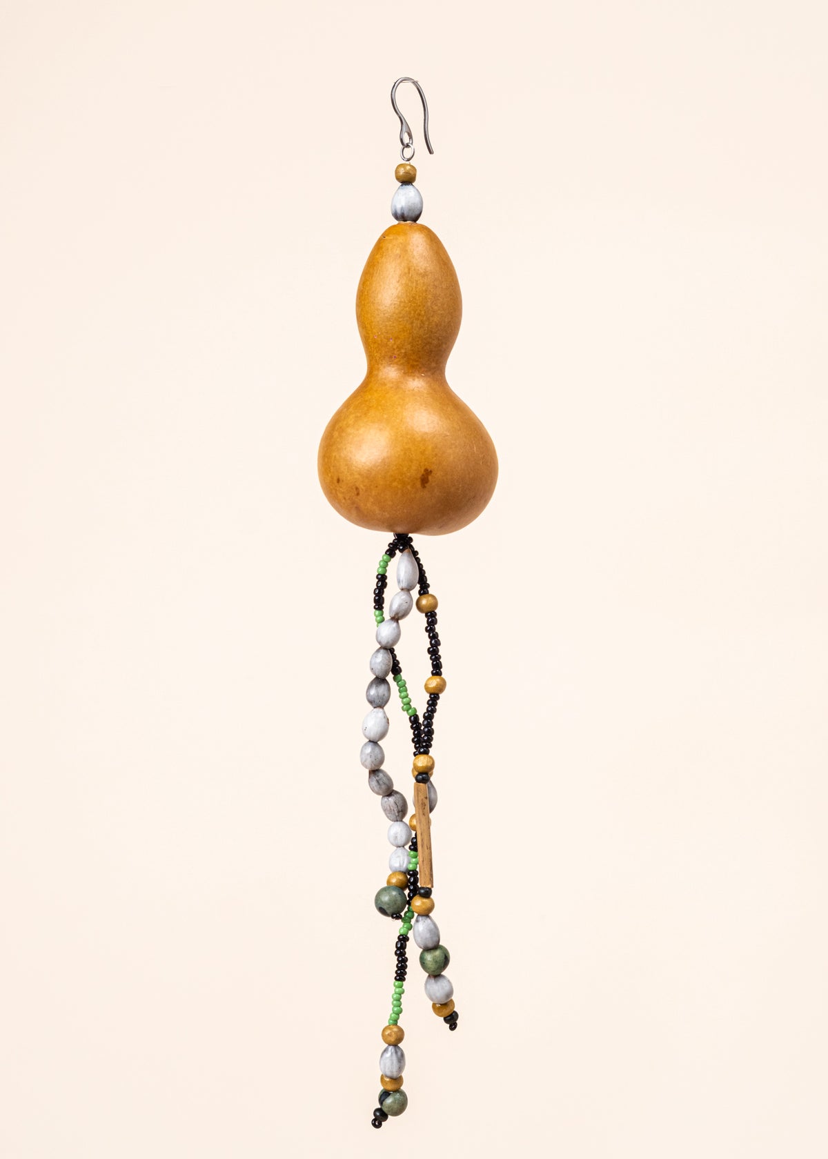 Brinco de Cabaça com sementes e miçangas | TWINS, As cariocas