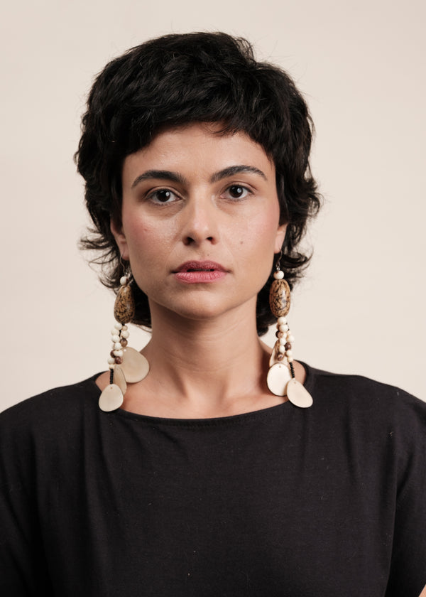 Brincos de jupati com lascas de jarina | TWINS, As Cariocas