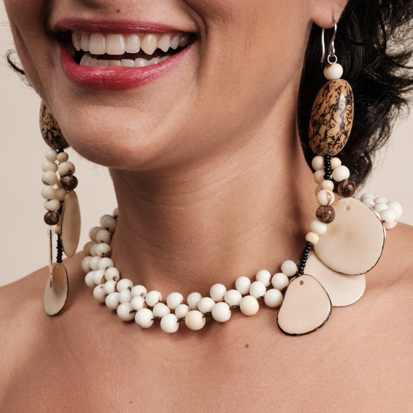 Brincos de jupati com lascas de jarina | TWINS, As Cariocas