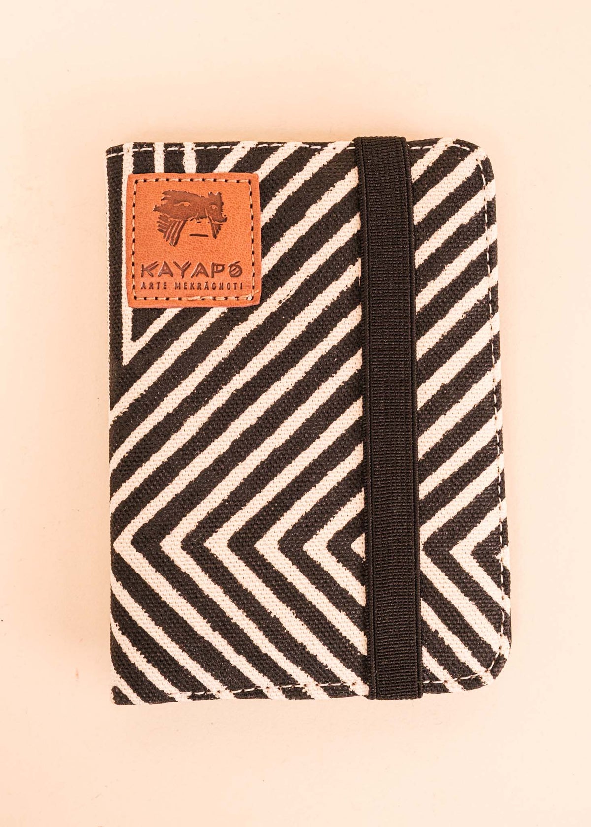 Carteira grafismos Kayapó - Arte indígena | Tucum Brasil