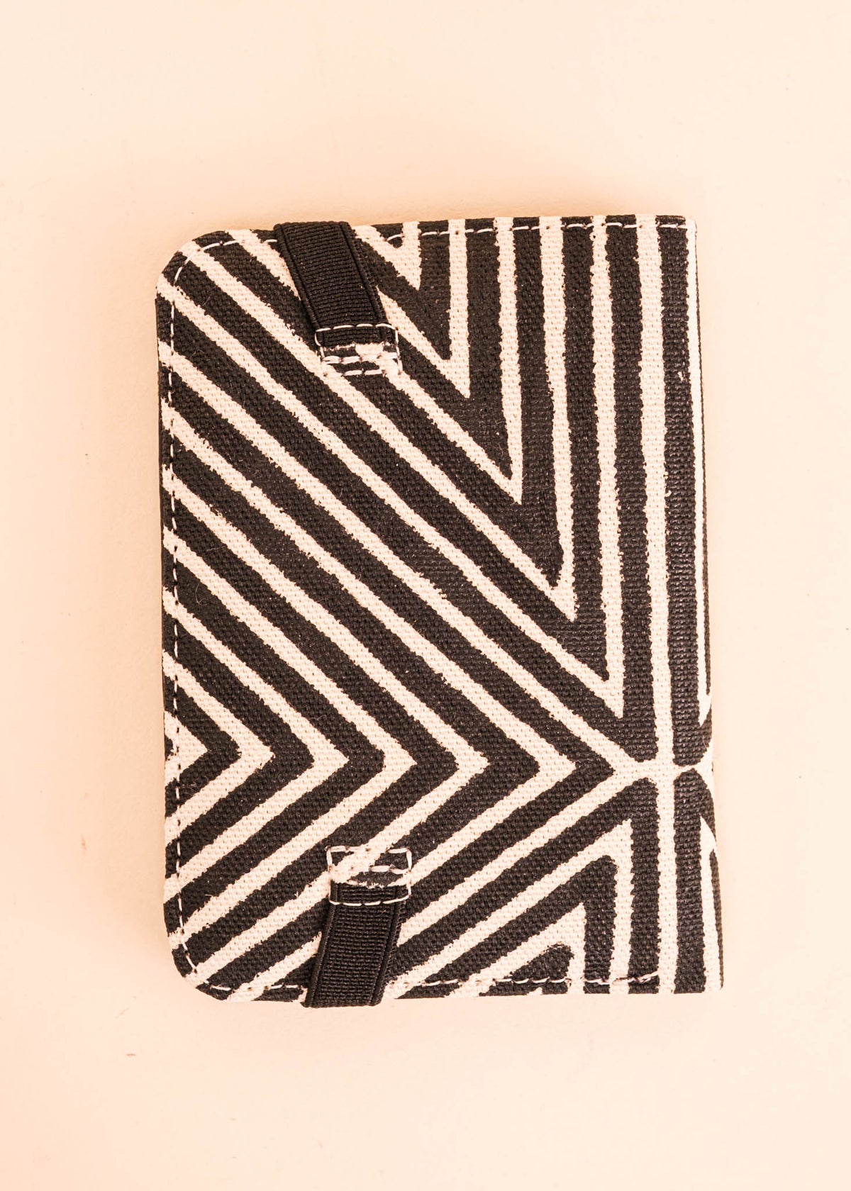 Carteira grafismos Kayapó - Arte indígena | Tucum Brasil