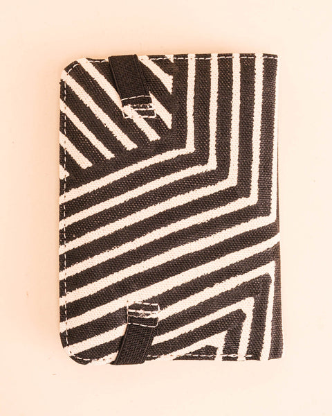 Carteira grafismos Kayapó - Arte indígena | Tucum Brasil