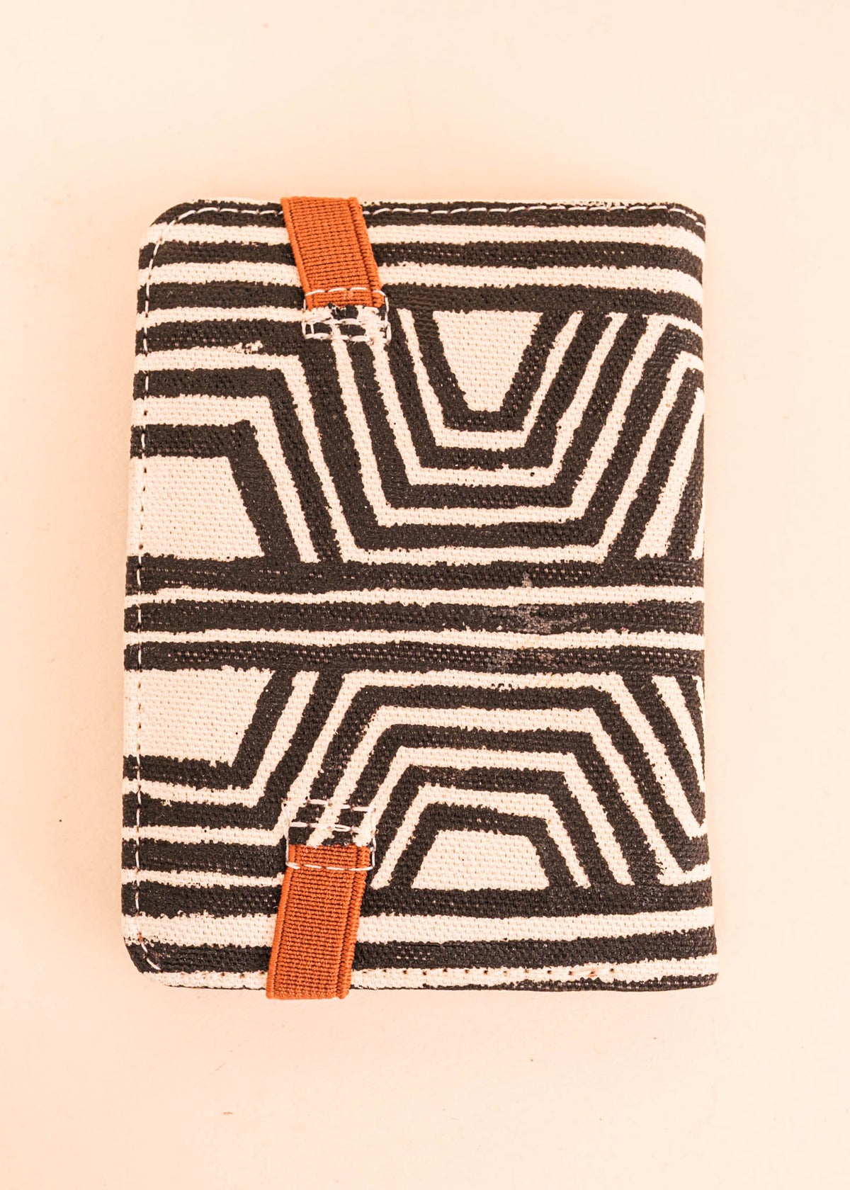 Carteira grafismos Kayapó - Arte indígena | Tucum Brasil