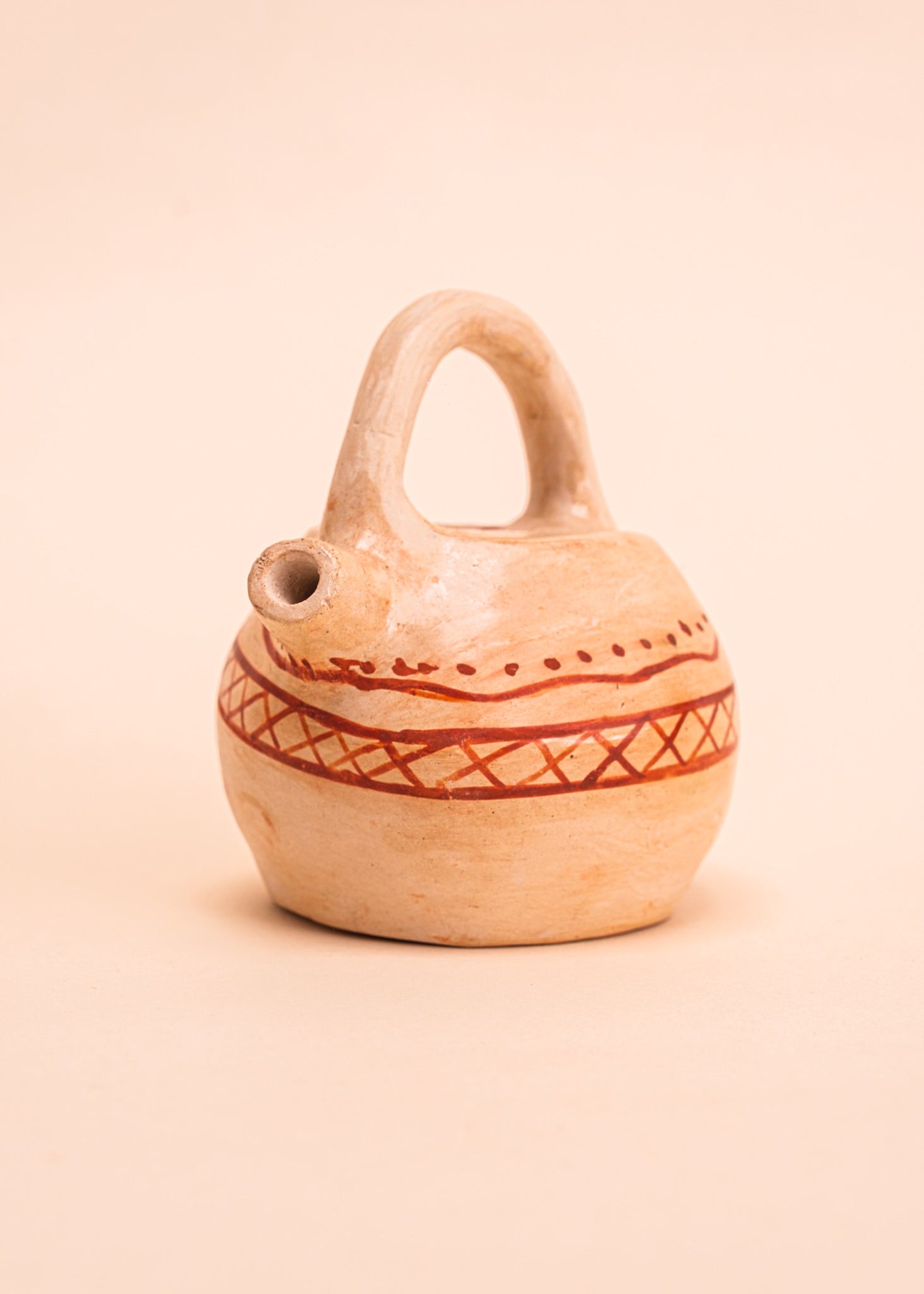 Ceramicas_Indigenas_033_7edd61d6-2c1a-4205-bb7b-98f3612184f2_ceramicas-baniwa-indigena-comprar-banner-site-tucum Imagem principal do produto