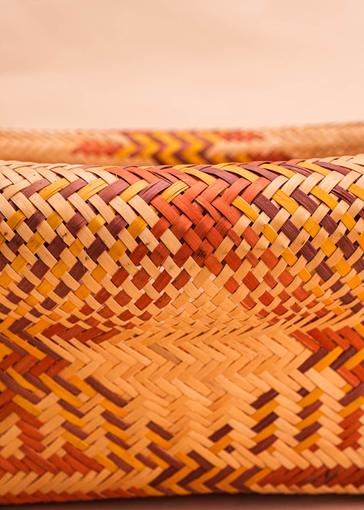 Cestos_Indigenas_037_1_bolsas+tramas-e-cores–indigena-comprar-banner-site-tucum