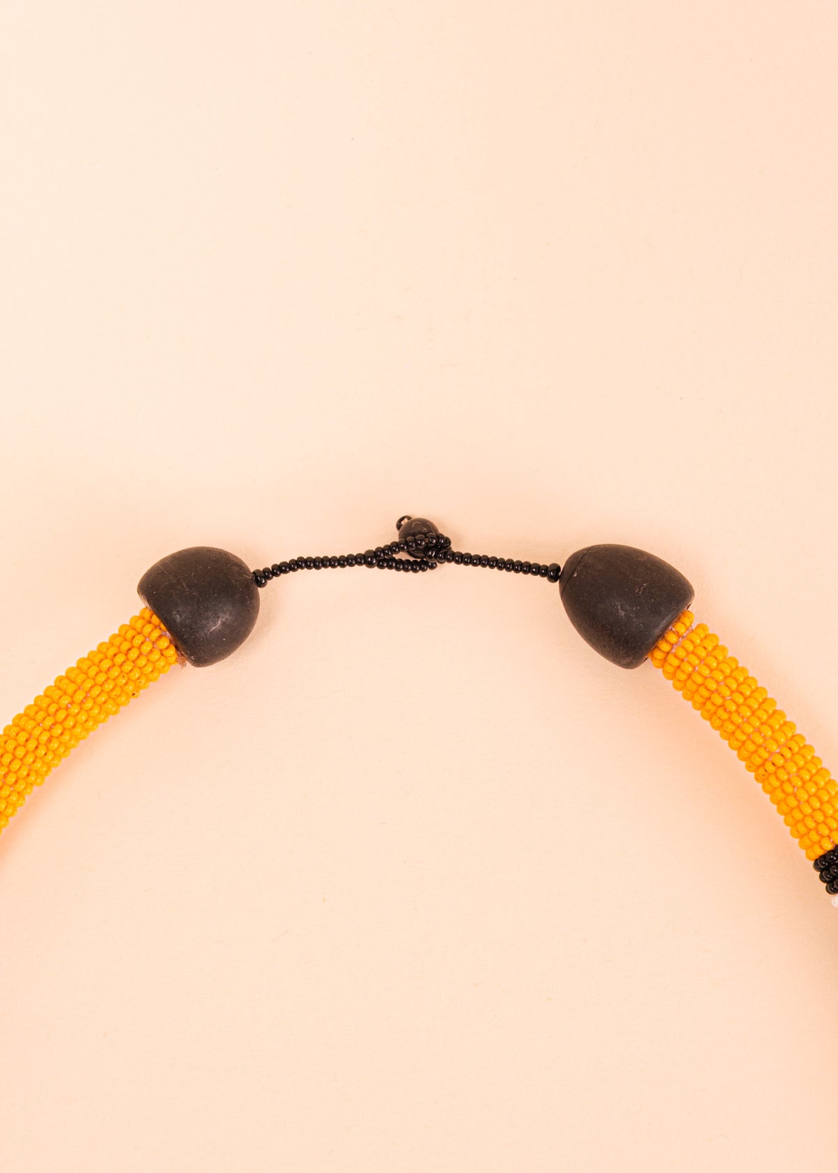 Colar coral Kuikuro - Joia Indígena | Tucum Brasil