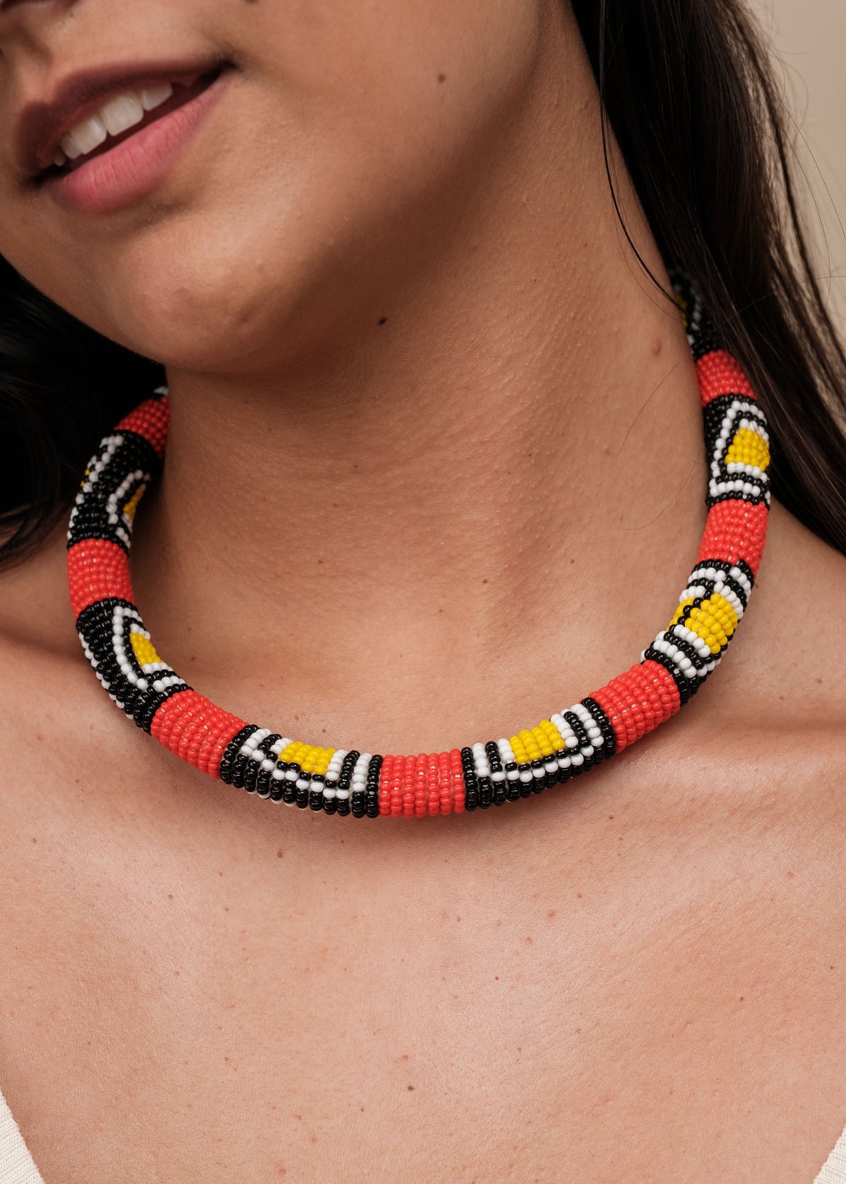 Colar Coral de Miçangas | Kamayurá