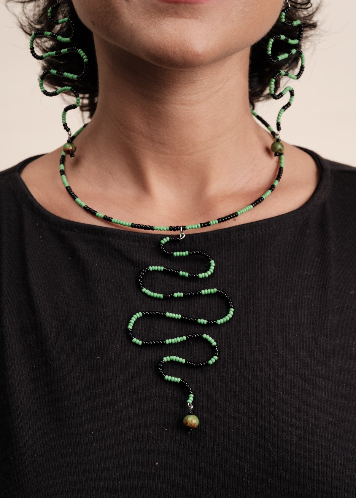 Colar de madeira e sementes | TWINS, As Cariocas