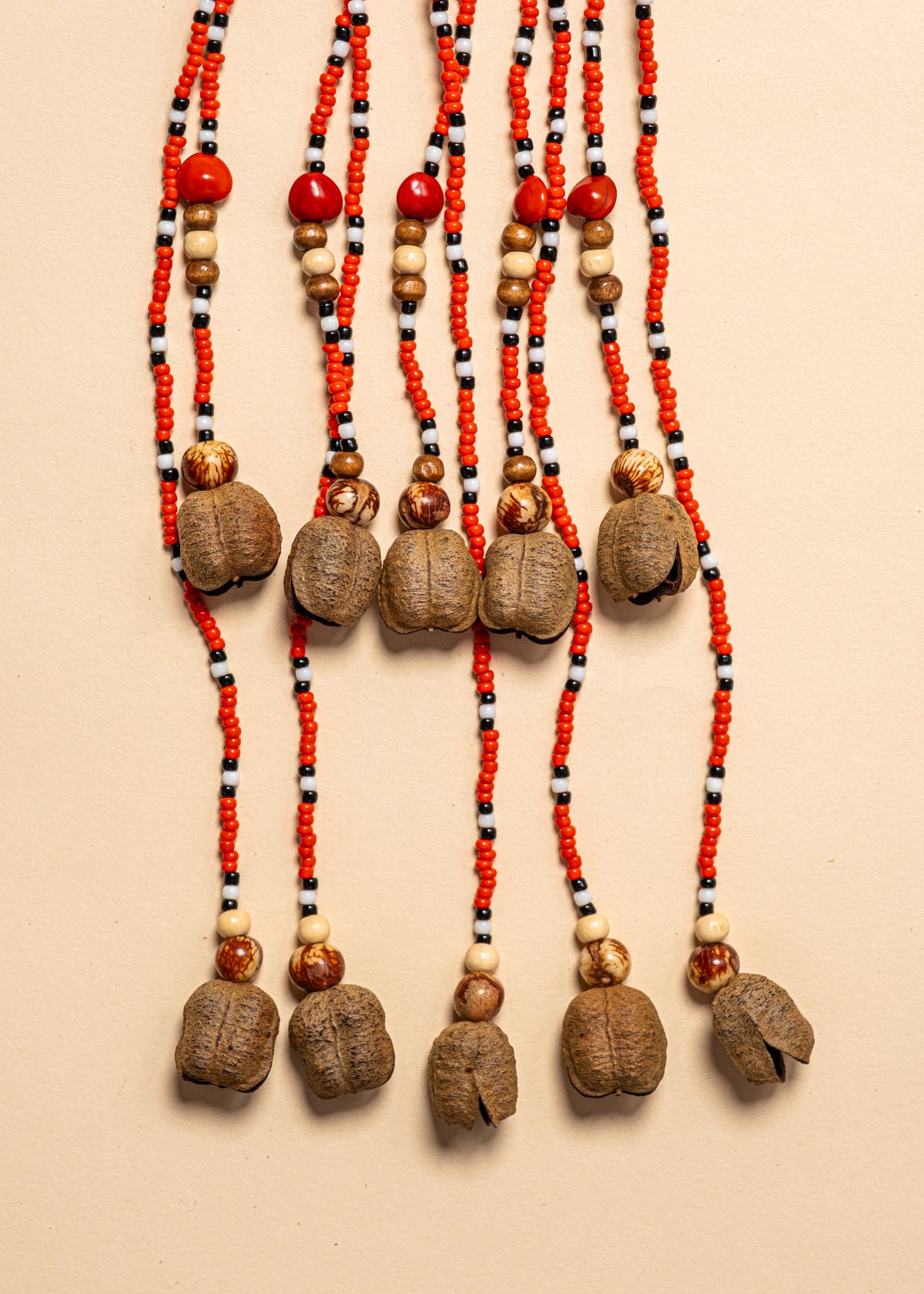 Colar de Lona e Miçangas | TWINS, As Cariocas