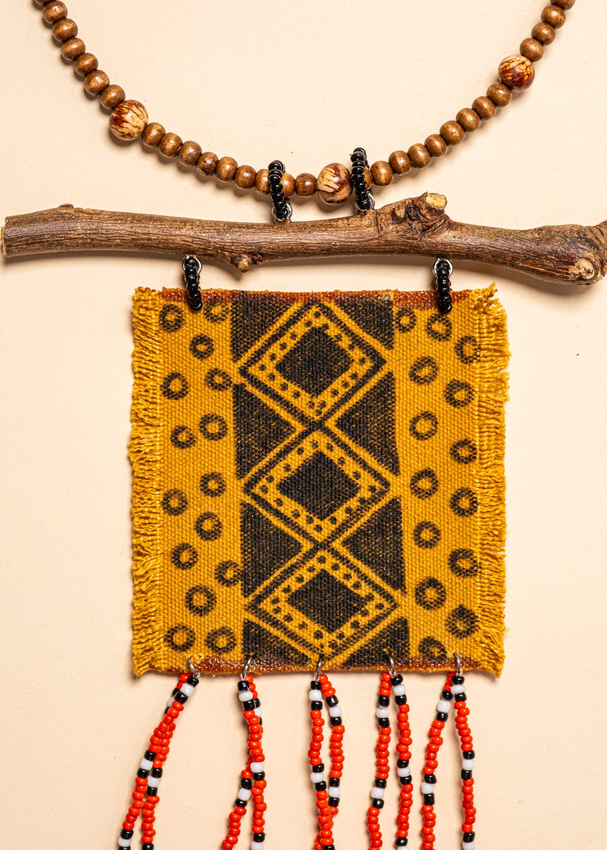 Colar de Lona e Miçangas | TWINS, As Cariocas