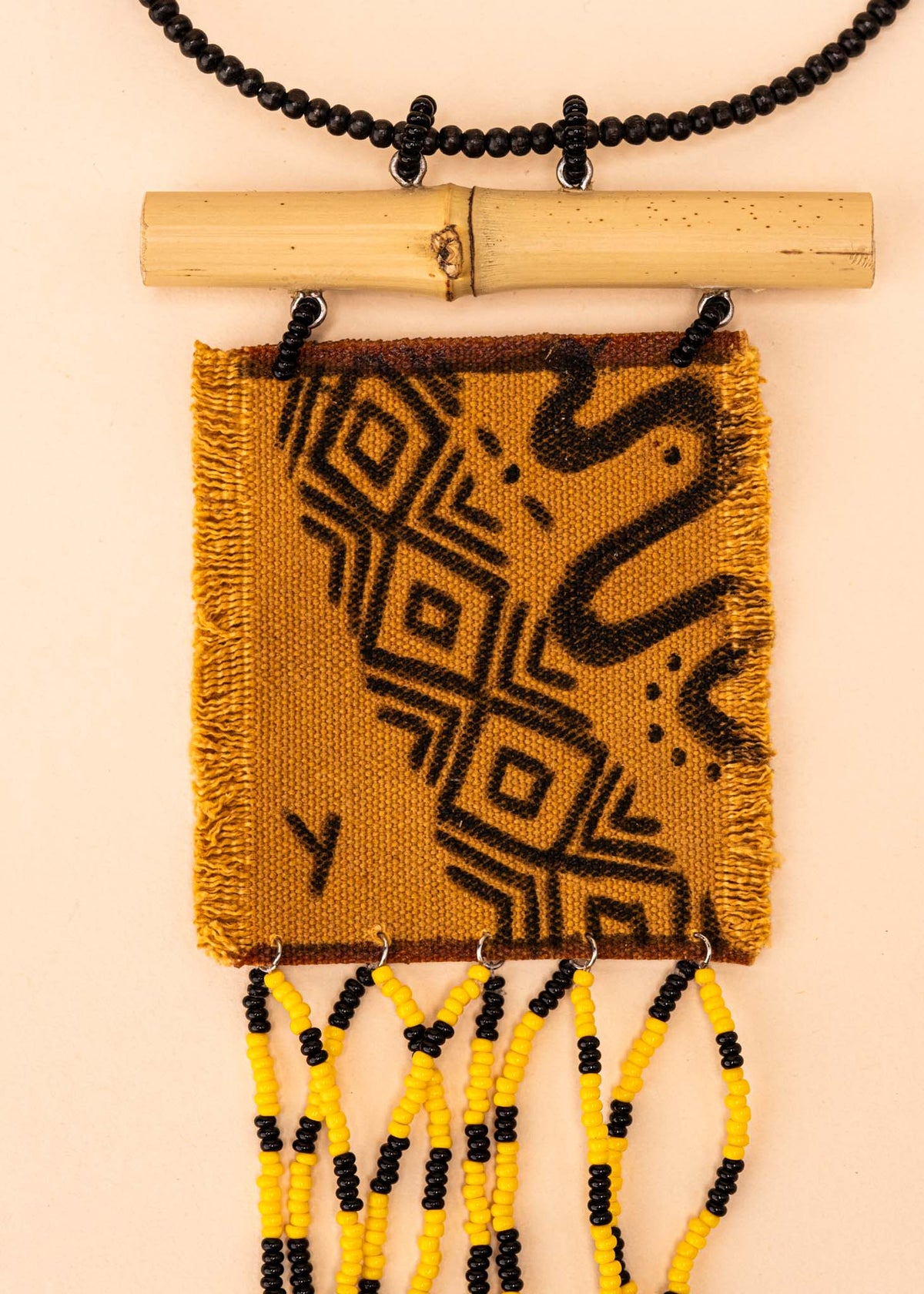 Colar de Lona e Miçangas | TWINS, As Cariocas