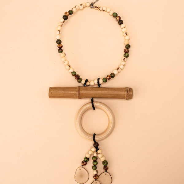 Colar de madeira e sementes | TWINS, As Cariocas