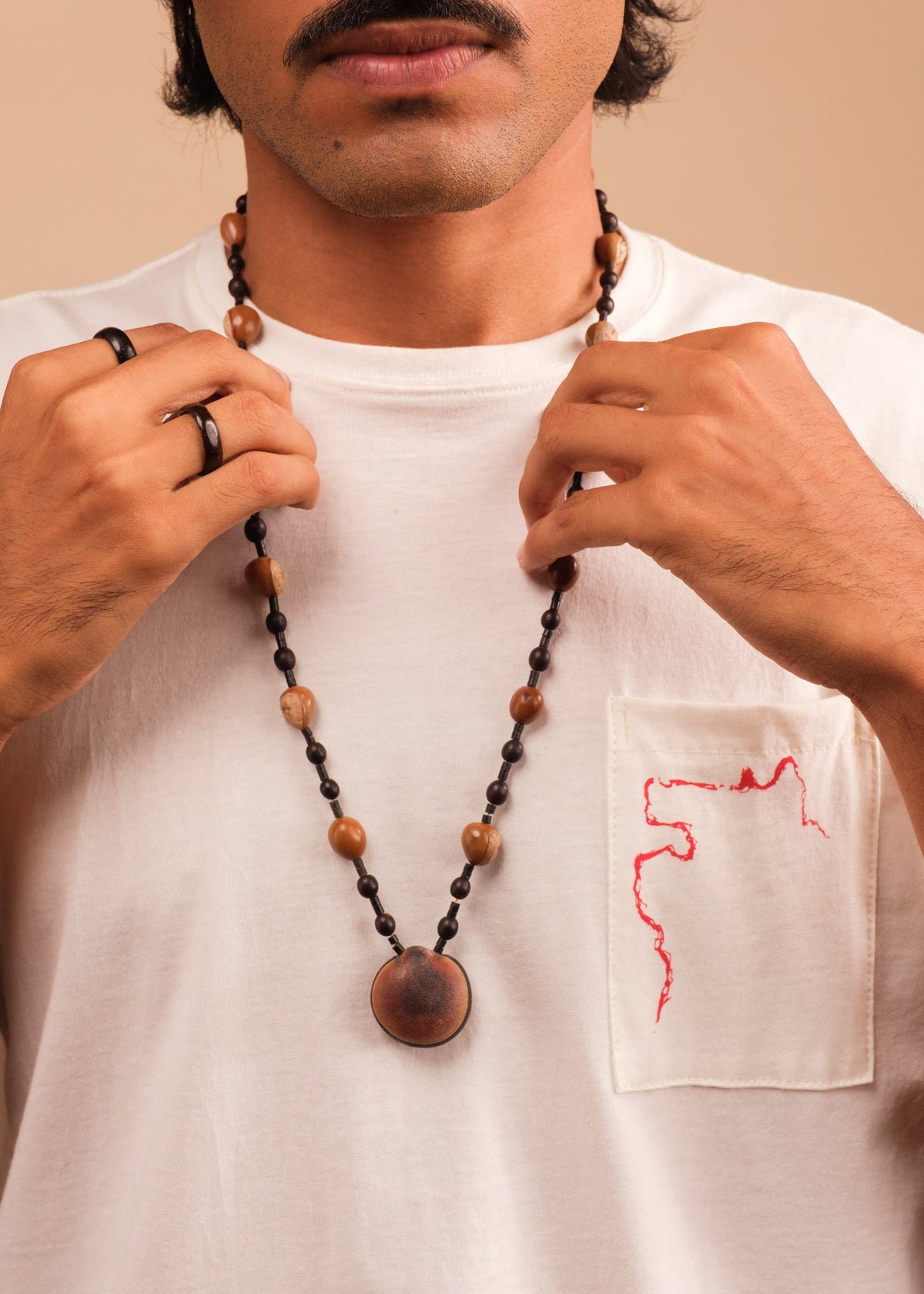 Colar indígena de Tucum e Sementes | Suruí