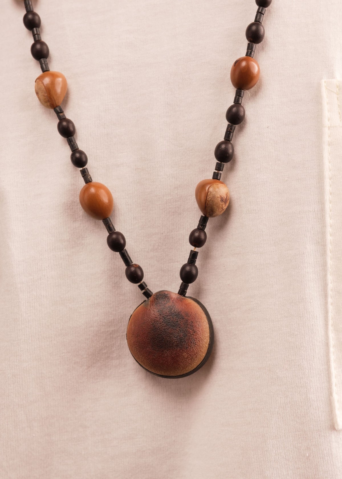 Colar indígena de Tucum e Sementes | Suruí