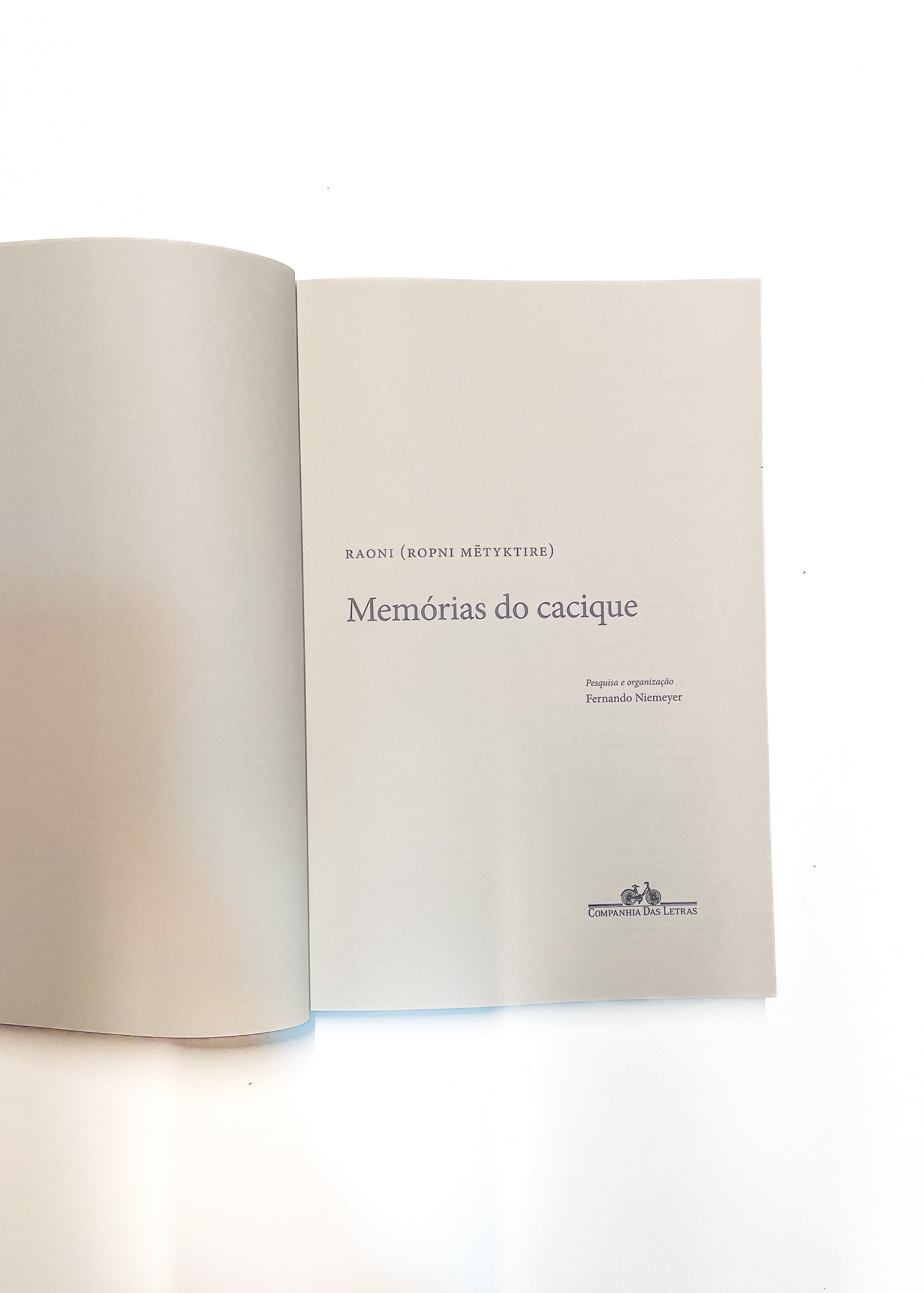 Livro Memórias do cacique - RAONI