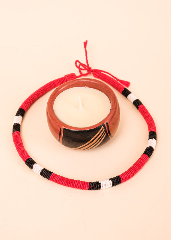 Kit colar coral indígena Waurá + Vela na cerâmica Waurá | Tucum Brasil