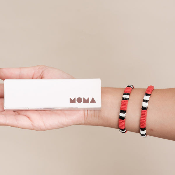 Kit dupla pulseira indígena + mini kit viagem MOMA | TUCUM