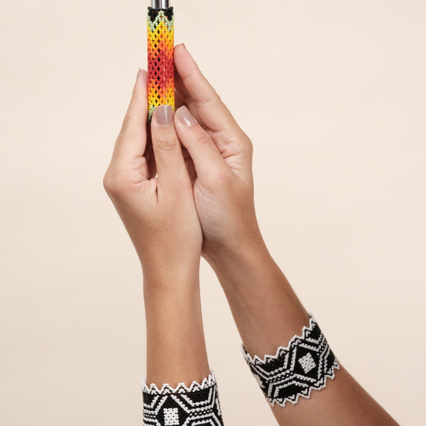 Kit dupla pulseira indígena Waurá + Oléo Espanta Peia | TUCUM