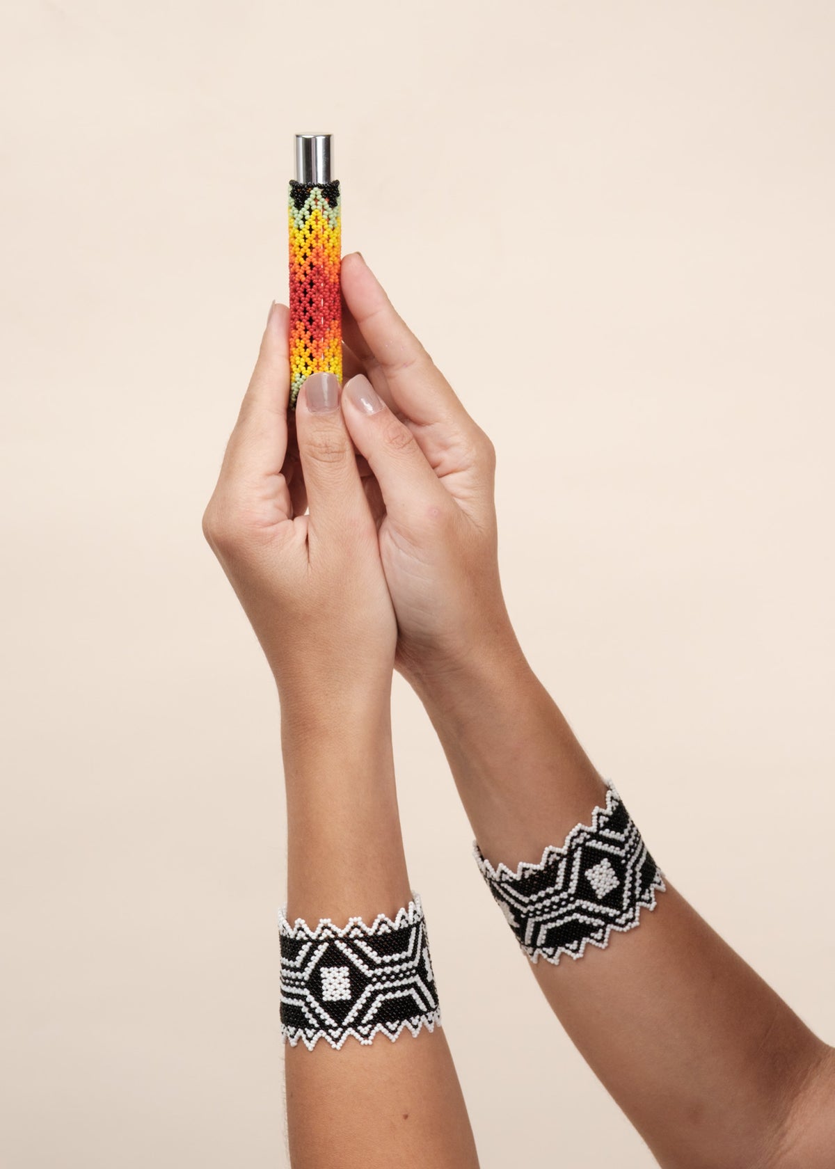 Kit dupla pulseira indígena Waurá + Oléo Espanta Peia | TUCUM