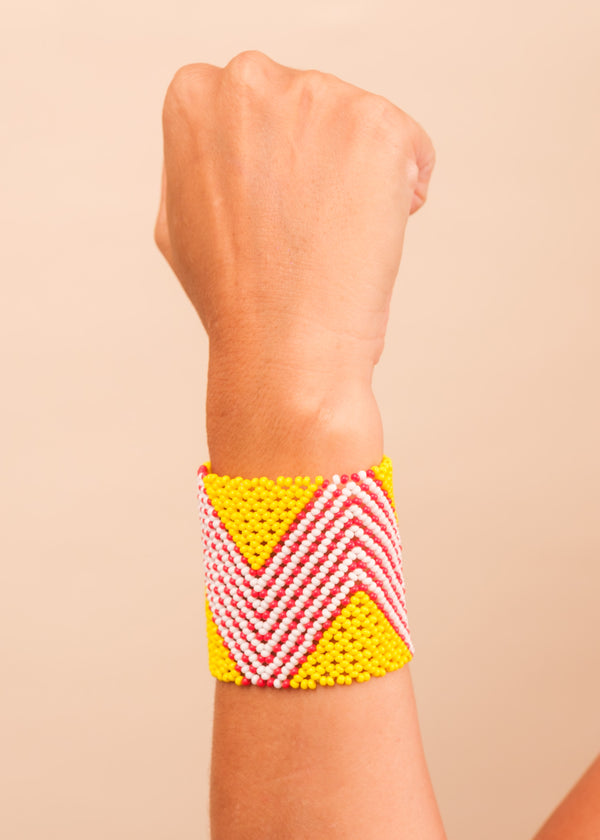 Kit pulseira indígena Kuikuro + mini kit viagem MOMA | Tucum Brasil