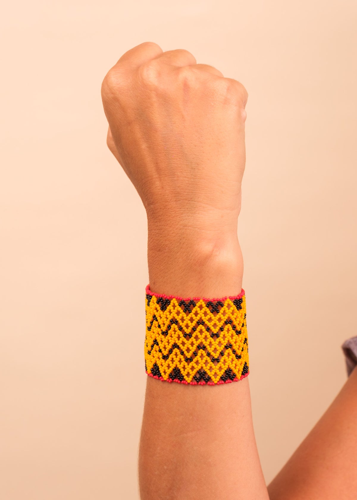 Kit pulseira indígena Mehinako + mini kit viagem MOMA | Tucum Brasil