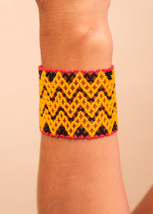 Kit pulseira indígena Mehinako + mini kit viagem MOMA | Tucum Brasil