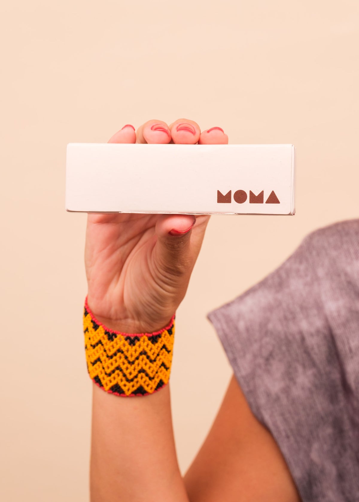 Kit pulseira indígena Mehinako + mini kit viagem MOMA | Tucum Brasil