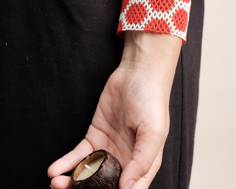 Kit pulseira indígena Kayapó + Vela aromática Urucuna | TUCUM