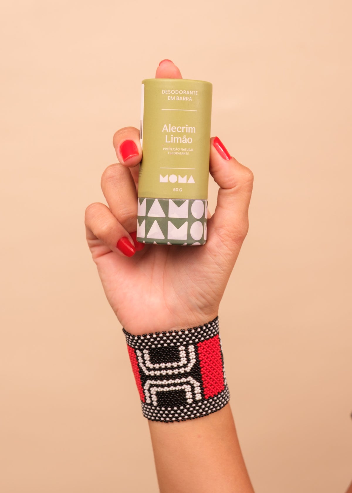 Kit pulseira indígena Waurá + desodorante em barra MOMA | TUCUM