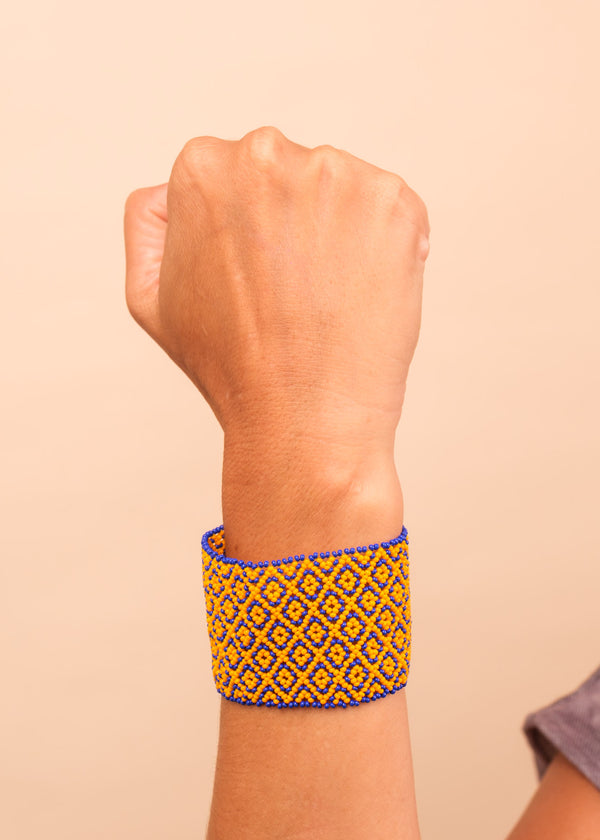 Kit pulseira indígena Mehinako + Creme hidratante Cumaru e Copaíba MOMA | Tucum Brasil