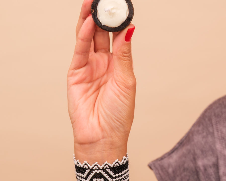 Kit pulseira indígena Waurá + Vela aromática Urucuna | Tucum Brasil