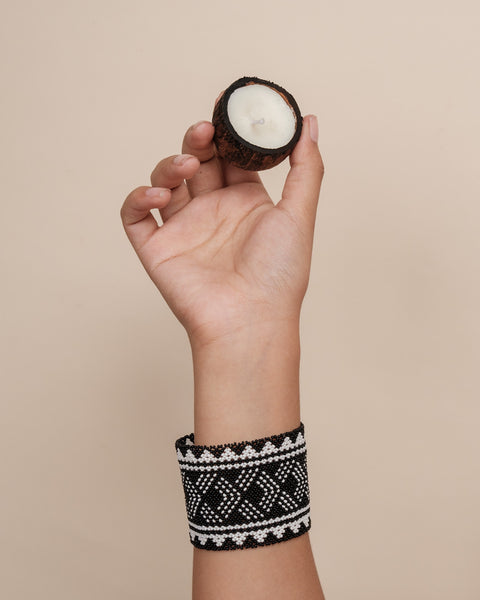 Kit pulseira Waurá + Vela aromática | TUCUM