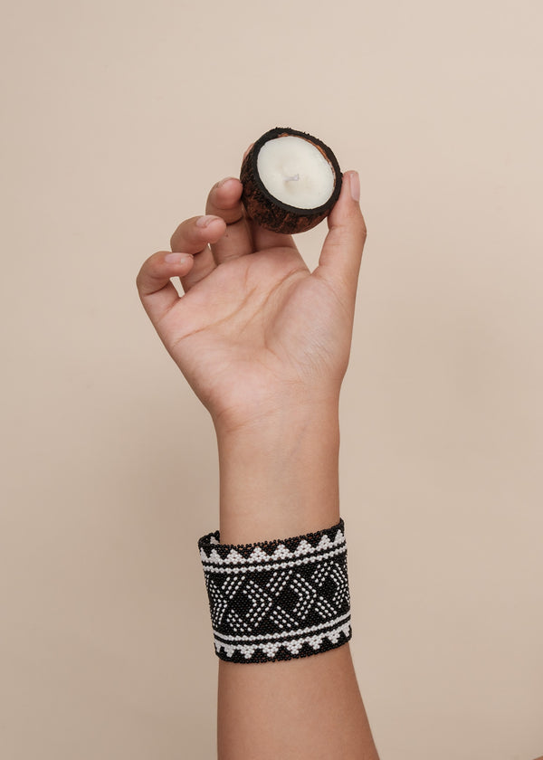 Kit pulseira Waurá + Vela aromática | TUCUM