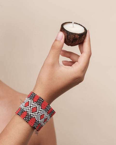 Kit pulseira Waurá + Vela aromática | TUCUM