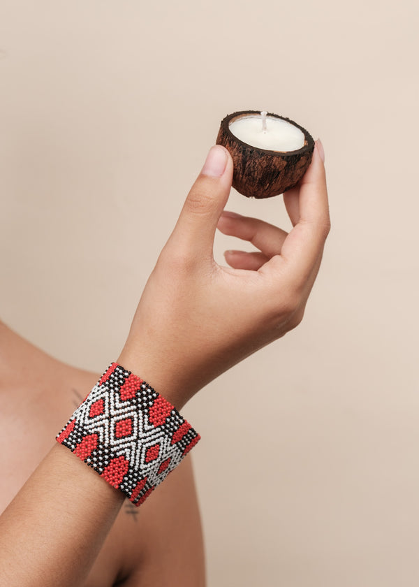 Kit pulseira Waurá + Vela aromática | TUCUM